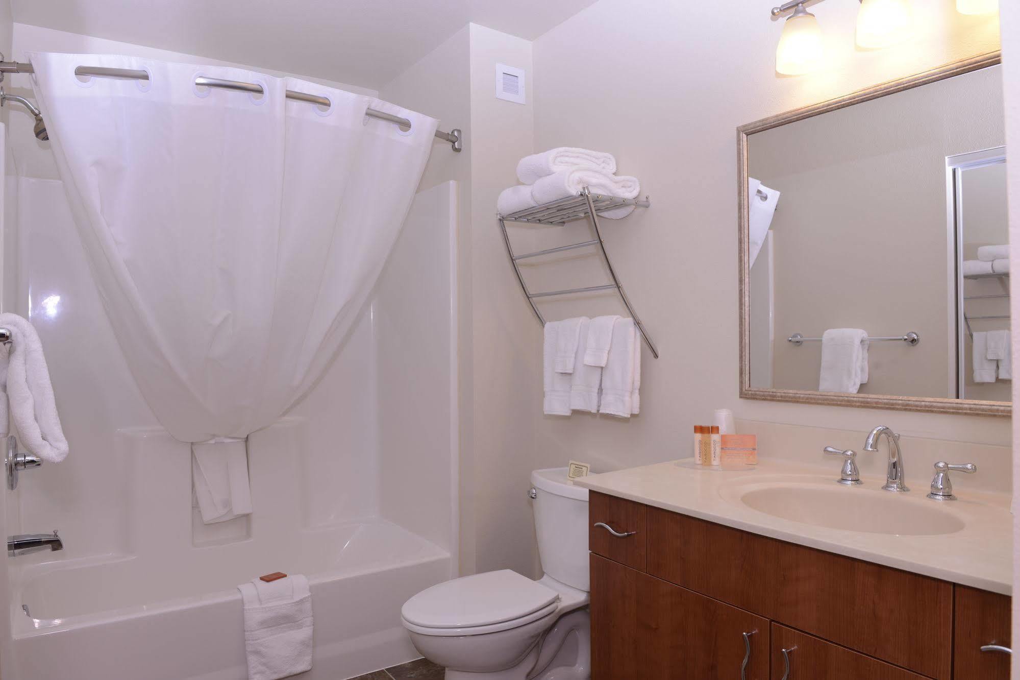 Aspen Hotel 2*
